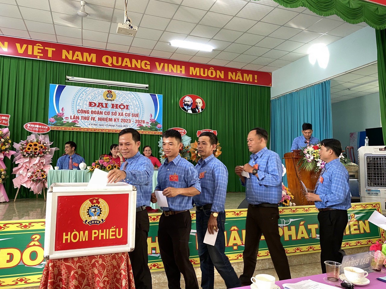 cong doan 2023 2